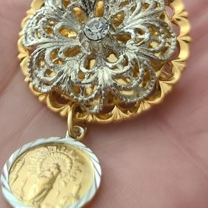 VINTAGE 3D GOLD & SILVER WREATH MEDALLION ANGEL MARY COIN BROOCH FUR PIN